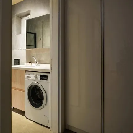 Apartment Trendy 2bd Cozy Modern Bebek Home! #415 *